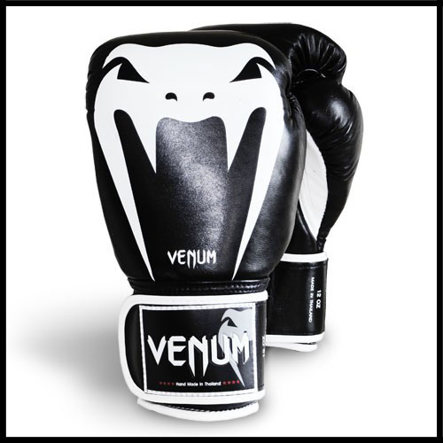 Venum - Экипировка - Giant - Boxing Gloves - Black